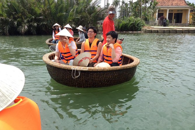 Market Tour , Basket Boat and Cooking Class Hoi An - Accessibility and Accommodations