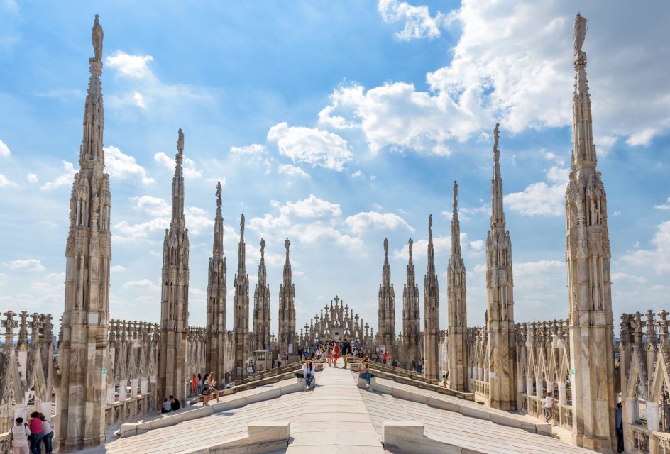 Milan: Best of Walking Tour With Duomo Visit - Guides Historical Insights