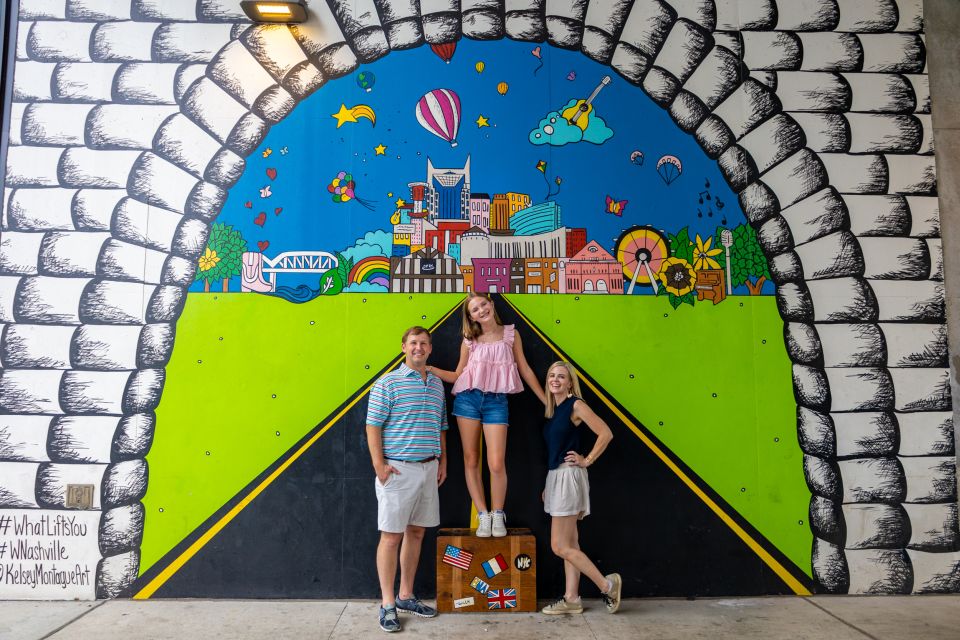 Nashville: Walking Tour and Photoshoot in The Gulch - Neighborhood Exploration