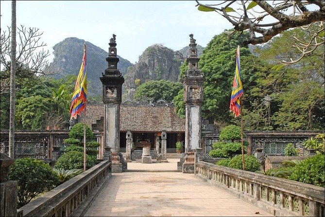 Ninh Binh Daily Tour: Hoa Lu - Tam Coc Boat Trip and Bike - Group Size and Composition