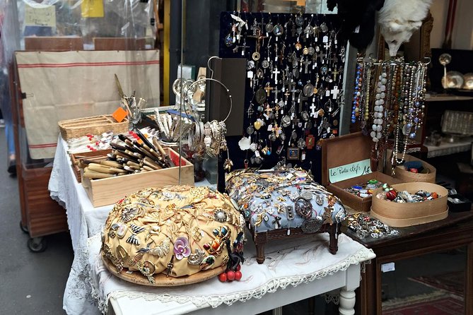 Paris Flea Market Small-Group Guided Tour With Chats and Antiques Dealers - Exploring the Flea Market
