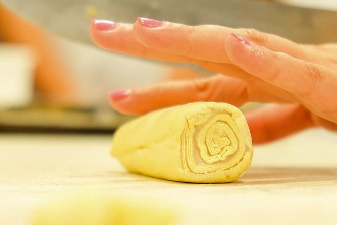 Pastel De Nata Masterclass at a Real Bakery in Lisbon - Accessibility and Transportation Information