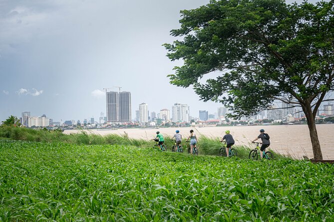 Phnom Penh: Cycle the Silk Island - Haft Day Tour - Exploring the Countryside