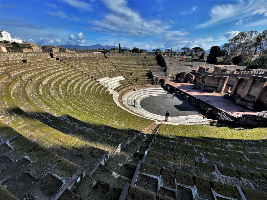 Pompeii : Theaters and the Garden of Fugitives - Key Points