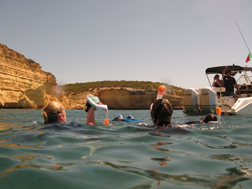 Portimão: Private Benagil Cave Boating Tour - Meeting Point and Duration