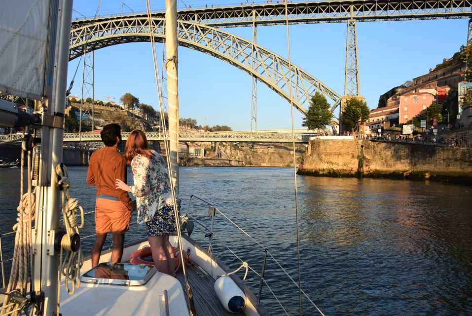 Porto: Douro River Sailing Cruise With Local Guide & Drinks - Scenic River Banks