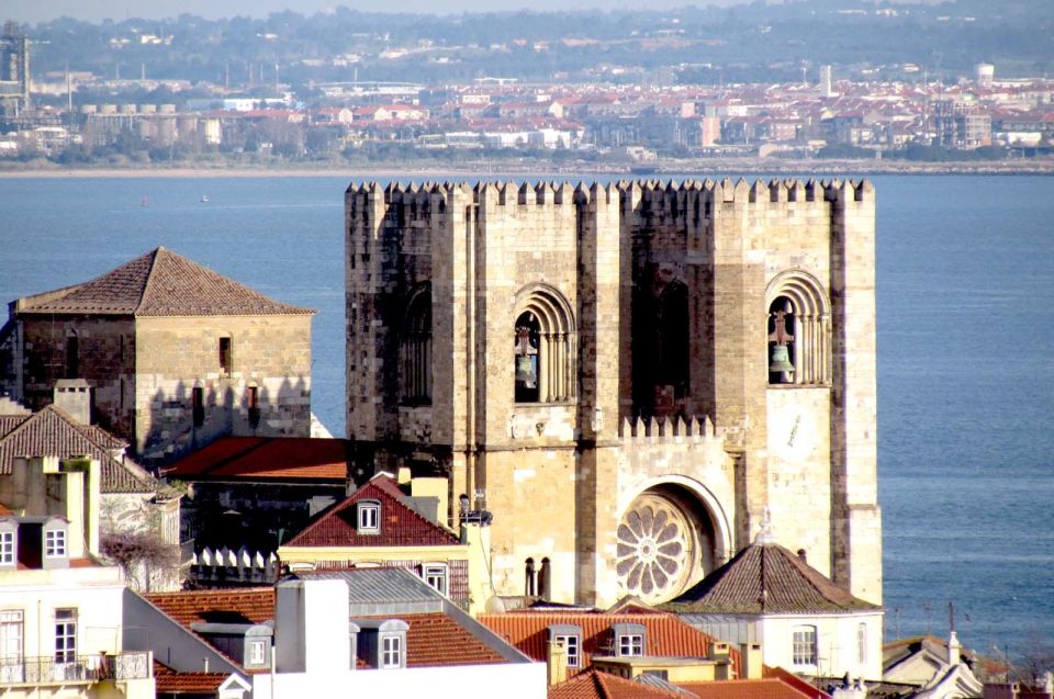 Private Day Trip Visiting Lisbon From West to East - Inclusions