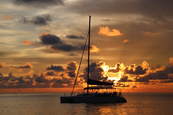 Private Luxury Sunset Cruise on Yacht in Nha Trang - Spectacular Sunset Views