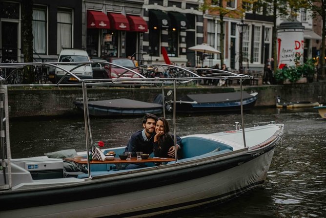 Private Romantic Canal Cruise Amsterdam With Bubbly and Snacks - Accessibility and Facilities