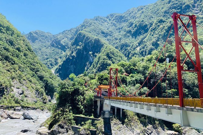 Private Taroko Gorge National Park Day Tour - Exploring Marble Cliffs