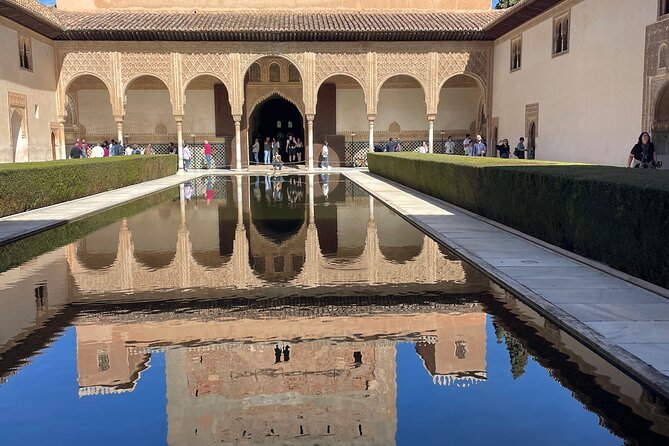 Private Tour of the Alhambra in Granada (Ticket Included) - Highlights of the Nazari Palace