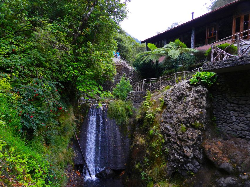 Ribeiro Frio / Portela - Levada Walk - Background