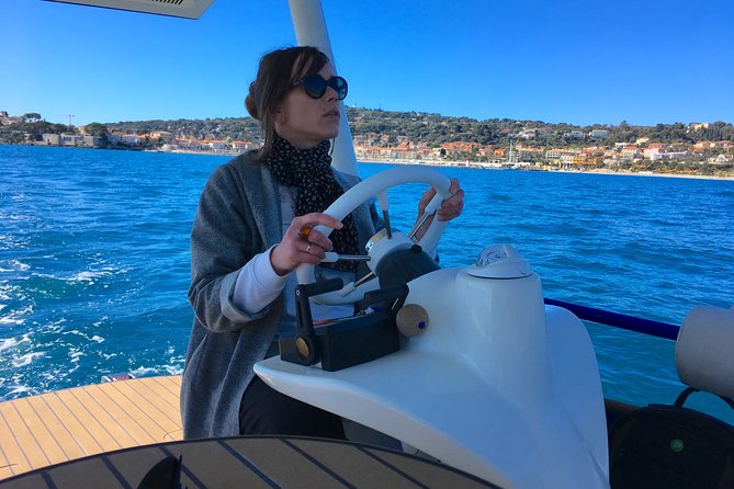 Romantic Private Tour for 2 Plus Guide on Your Own Solar Powered Boat - Participation