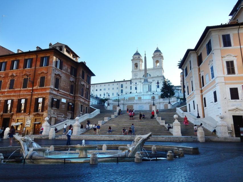 Rome: Evening Walking Tour Tasting Included in a Small Group - Tour With a Professional Guide