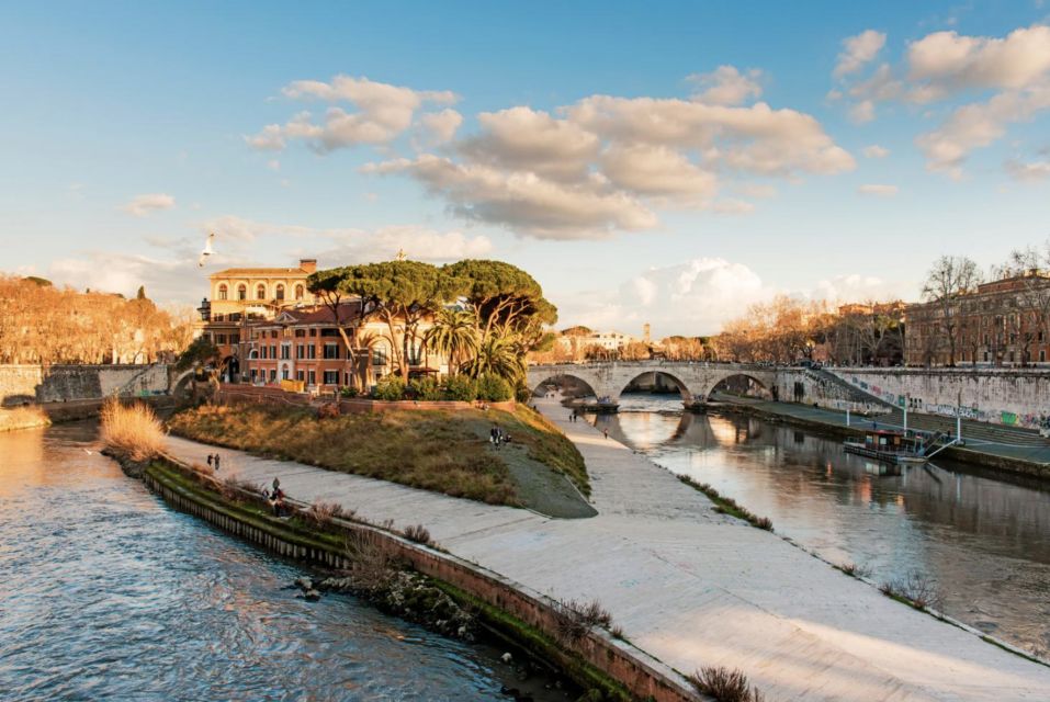 Rome: Trastevere and Villa Farnesina Guided Tour - Guided Tour of Trastevere