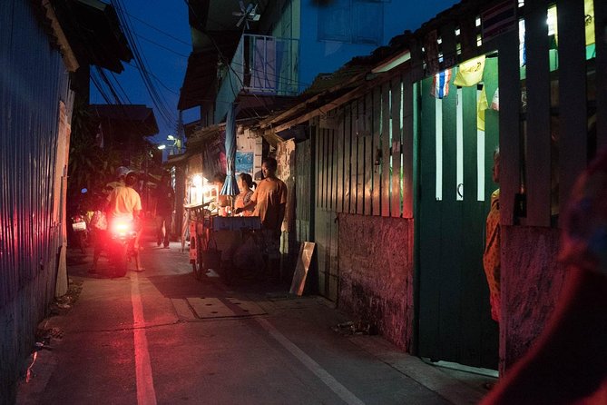 Small-Group Bangkok Hidden Paths Night Biking Tour With Guide - Discover Bangkok at Night