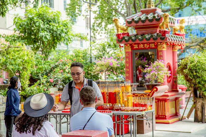 Small-group Saigon City Tour: 1-day Must-See Icons & Cyclo Ride - Exploring Jade Emperor Pagoda