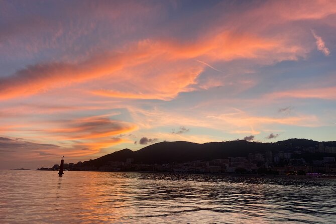 Sunset Boat Cruise With Aperitif at the Sanguinary Islands - Local Products and Aperitif Tasting