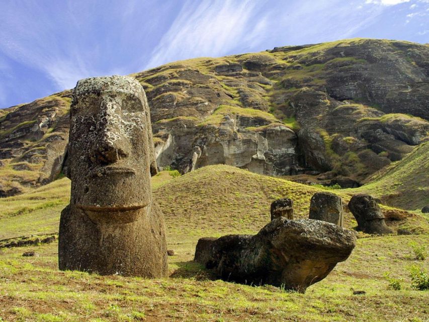 The Moai Factory: the Mystery Behind the Volcanic Stone Stat - Encountering Ahu Te Pito Kura