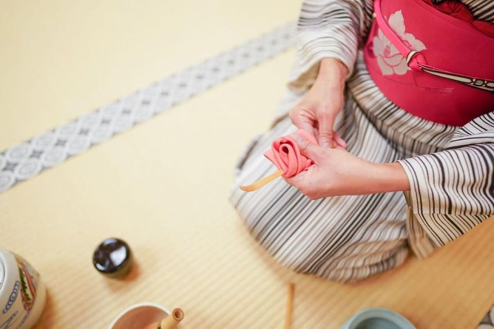 Tokyo: Private Japanese Traditional Tea Ceremony - Hosted in an Authentic Tatami Room