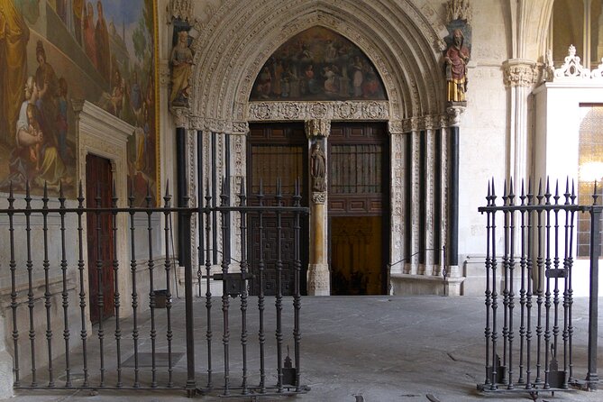 Toledo Essential: Private Visit With Official Guide and Tickets - Guided Tour Experience