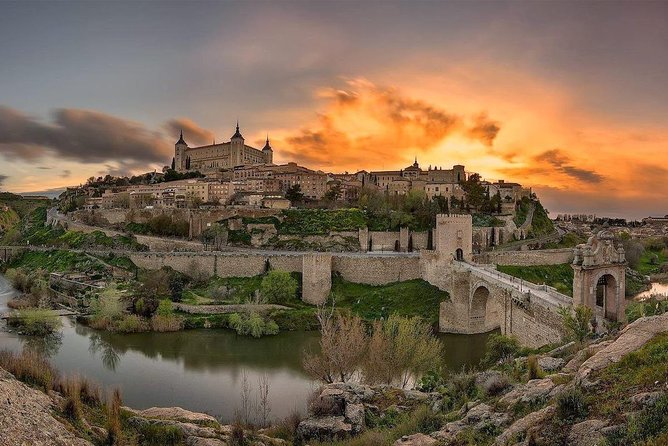 Toledo Tour With Cathedral, St Tome Church & Synagoge From Madrid - Meeting Point