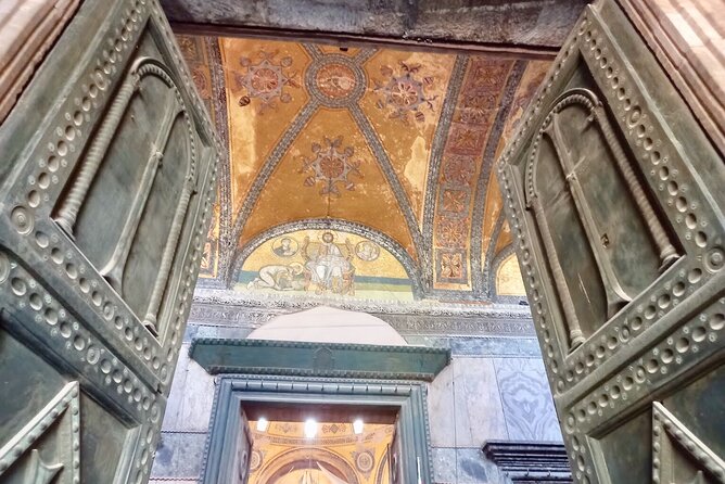 Topkapi Palace With Harem and Blue Mosque Guided Tour - Group Size and Accessibility