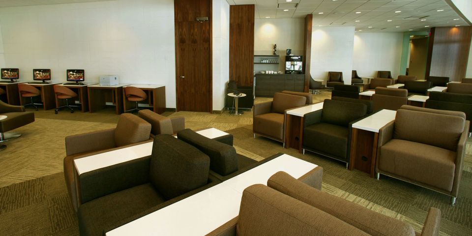 Toronto: Pearson Airport Plaza Premium Lounge Access - Plaza Premium Lounge Offerings