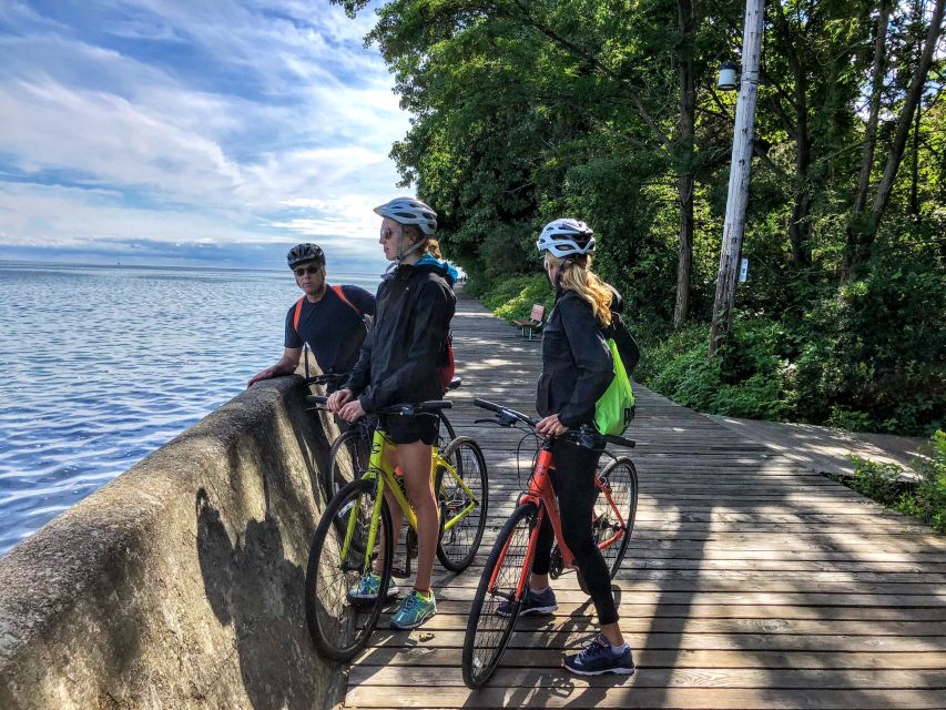 Toronto: Scenic 3-Hour Guided Bicycle Tour - Harbour Views and Distillery Tour