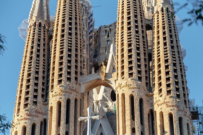 Treasures of Barcelona: Private Gaudi Walking Tour - Meeting and Pickup Details