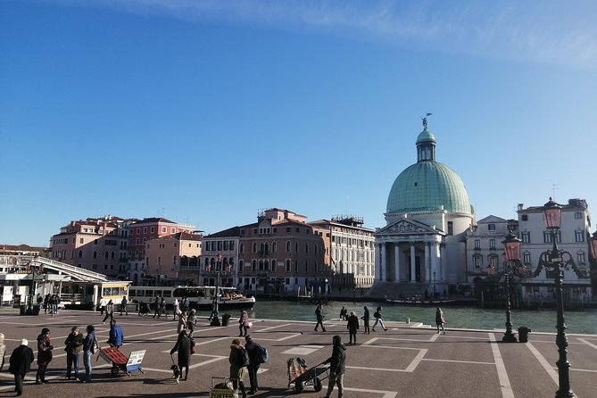 Venetian Cicchetti Street Food & Sightseeing Walking Tour With Local Guide - Authentic Bacari Exploration