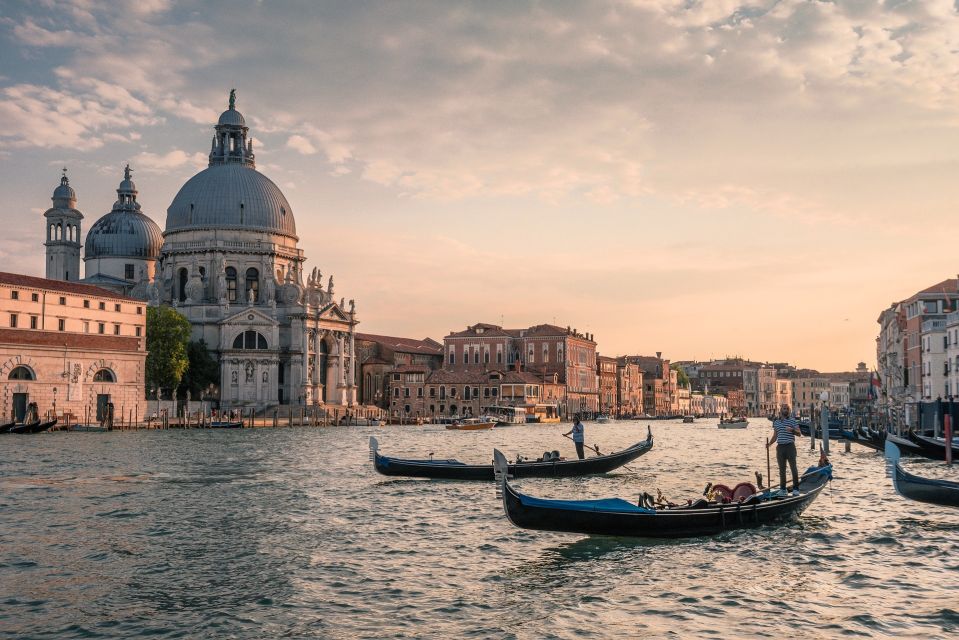 Venice: Romantic Palace Dinner and Private Gondola Ride - Frequently Asked Questions