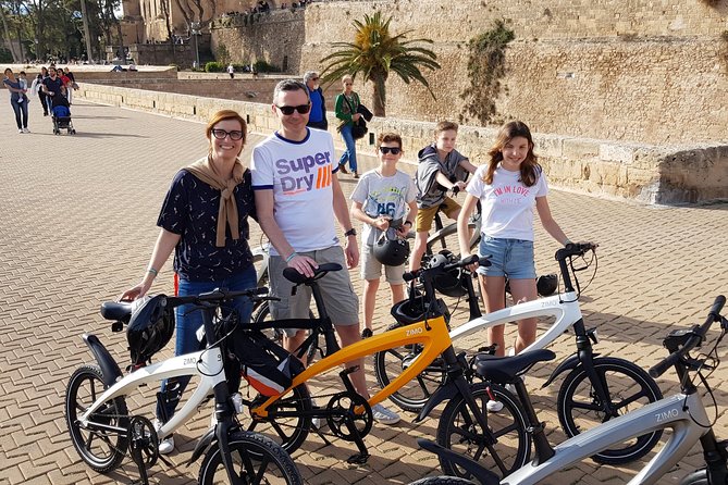 2 Hours Sightseeing E-Bike Tour in Palma De Mallorca - Small Group Exploration