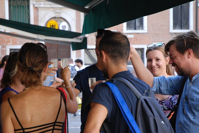 A Venetian Evening - Wine Tasting & Tapas Tour With a Local Guide - Tasting Venetian Delicacies
