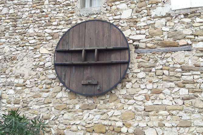 Afternoon Wine Tour to Chateauneuf Du Pape From Avignon - Tour Specifications
