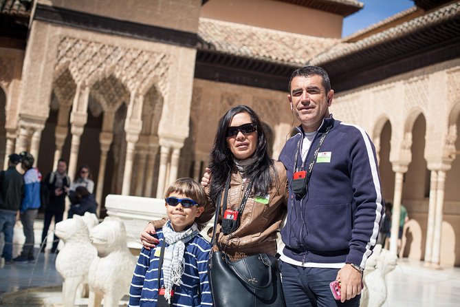 Alhambra and Nasrid Palaces: Private Tour Through the Senses - Experience Local Culture