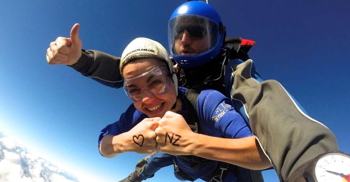 Auckland: 13000, 16000, or 18000-Foot Tandem Skydive - Photo & Video Package Option
