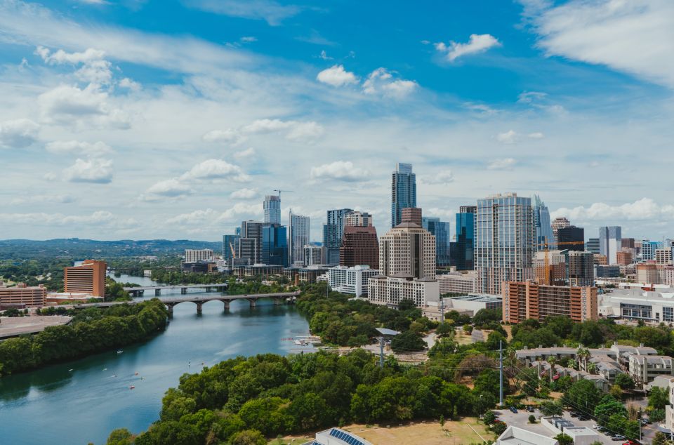 Austin: Sightseeing Tour by Minivan With Commentary - Group Sightseeing Experience