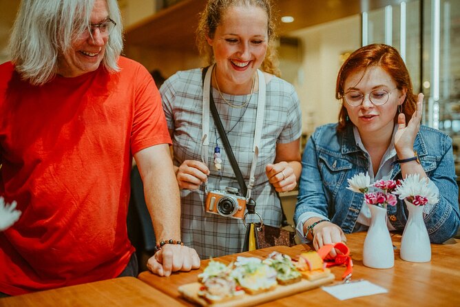 Award-Winning Prague Evening Old Town Food Tour, 4 Drinks Incl. - Sampling Local Drinks