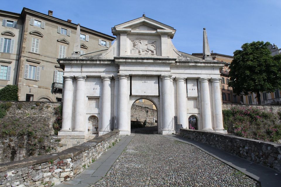 Bergamo: 2.5-Hour Private Upper Town Tour - Customizable Experience in Multiple Languages