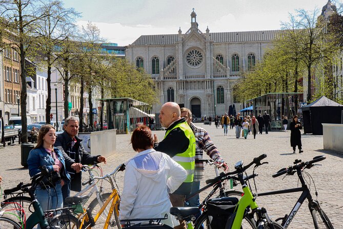 Bike Tour Brussels Highlights and Hidden Gems - Group Size and Accessibility