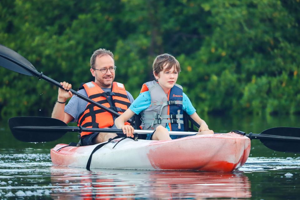 Cancun: Sunset Kayak Experience in the Mangroves - Safety Briefing and Break