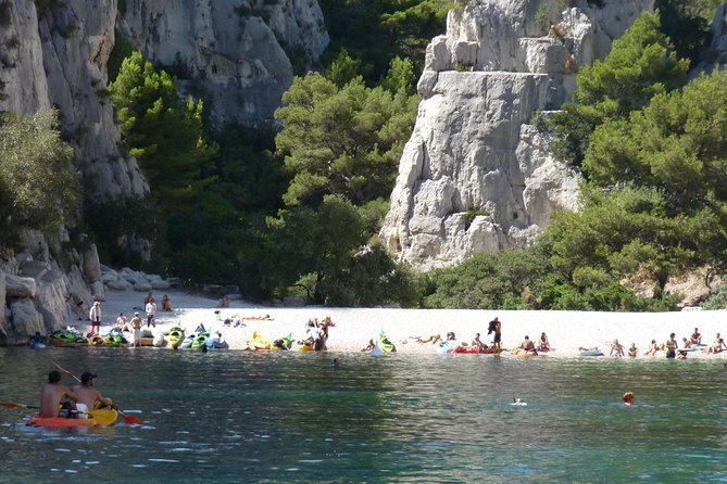 Cassis and Aix En Provence Sightseeing Tour From Marseille - Meeting Point and Pickup Details