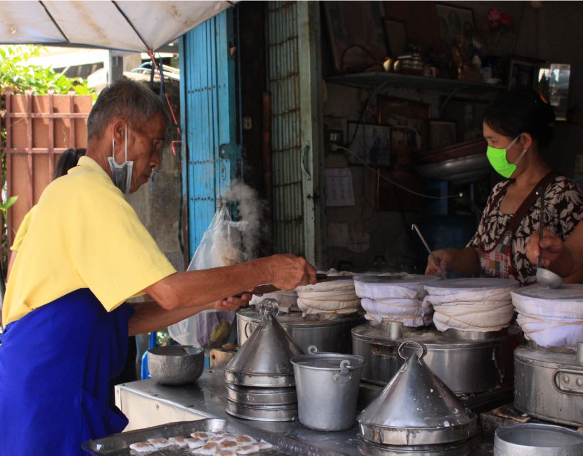 Chiang Mai: Market and Trishaw Ride Tour With Local Lunch - Culinary Delights and Trishaw Ride