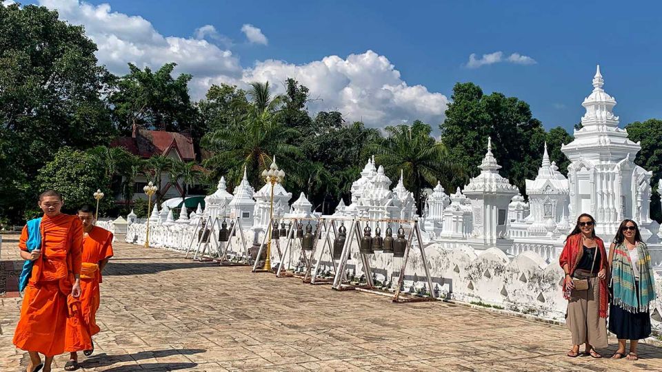 Chiang Mai: Silver Craftwork Temple Tour With Monk Meeting - Silver Craftsmanship Observation