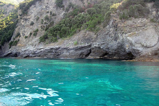 Cinque Terre Private Boat Tour - On-Board Activities and Amenities