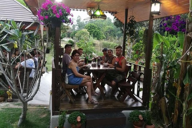 Cooking Evening Class Chiang Mai Visit Organic Garden and Market - Browsing the Local Market