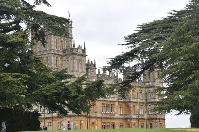 Downton Abbey and Village Small Group Tour From London - Tour Duration and Group Size