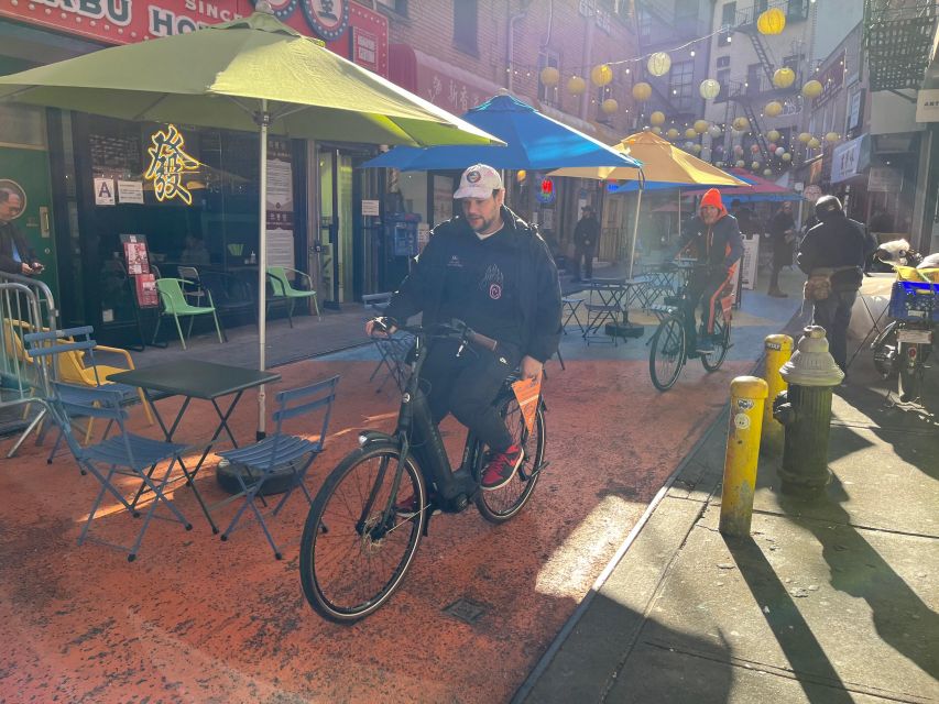 Downtown Bike Tour With Stylish Dutch Bikes! - Crossing the Brooklyn Bridge