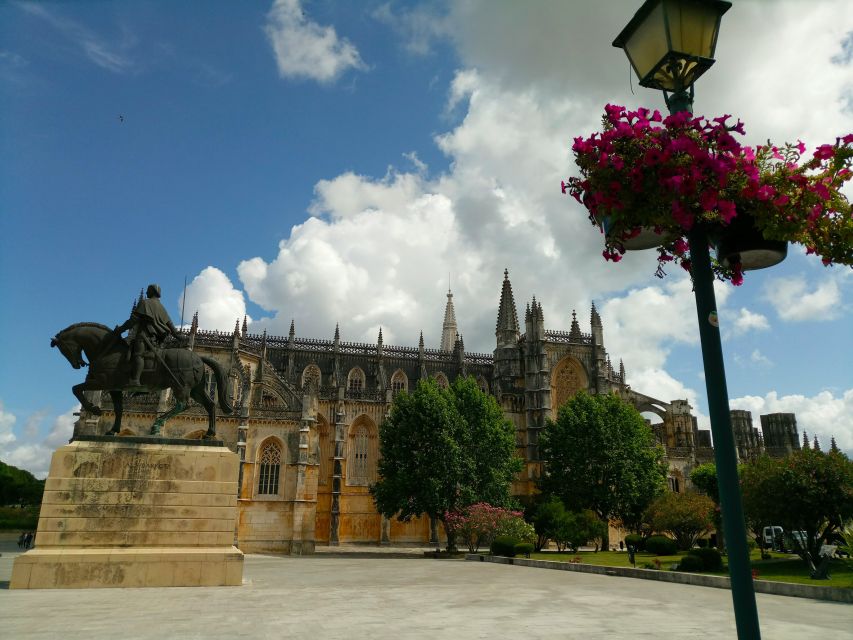 Fatima, Batalha, Alcobaça, Nazaré and Óbidos: The Blue West - Discovering Portugals Rich History